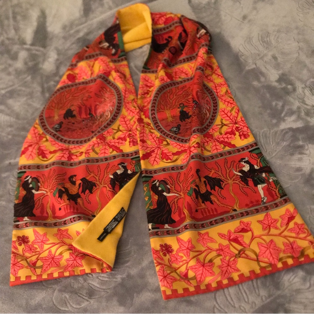 HERMES VINTAGE SCARF  🧣 💯% Silk and Angora Cashmere